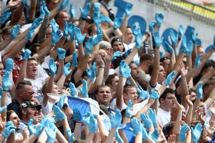 2020 Is Weird: Rubber Glove Makers Ride Surge In Demand Of Product To Become Billionaires