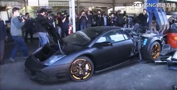 $340,000 Lamborghini Murcielago Destroyed By Police In Taiwan (Video)