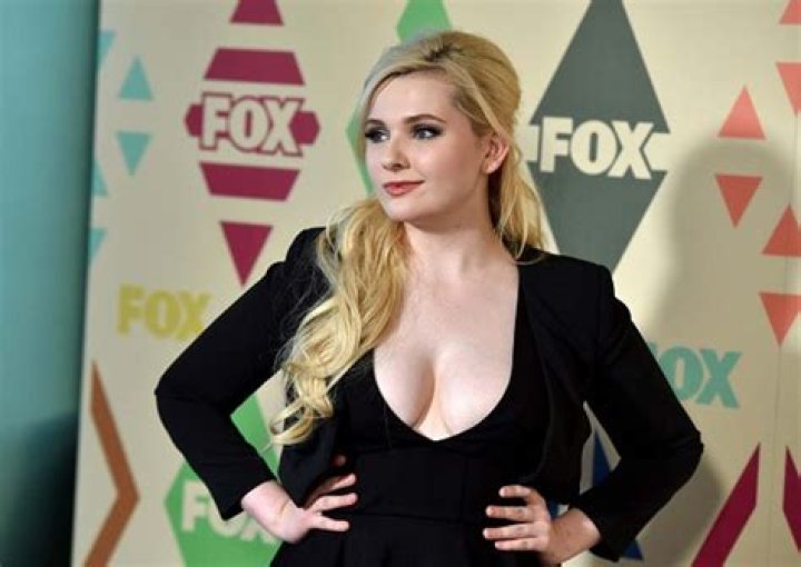 Abigail Breslin Net Worth | Celebrity Net Worth