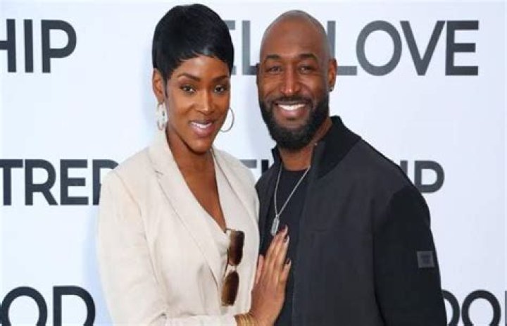 Adrian Holmes Net Worth | Celebrity Net Worth