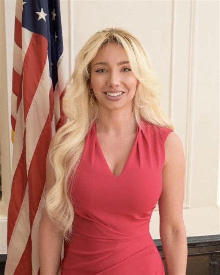 Andrea Catsimatidis Is A Billionaire Grocery Store Heiress, Self-Proclaimed Business Bombshell, And Chairwoman Of The Manhattan Republican Party In A Bikini
