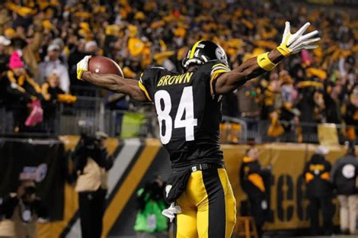 Antonio Brown Just Restructured His Deal WIth The Steelers, And He's Still Way Underpaid