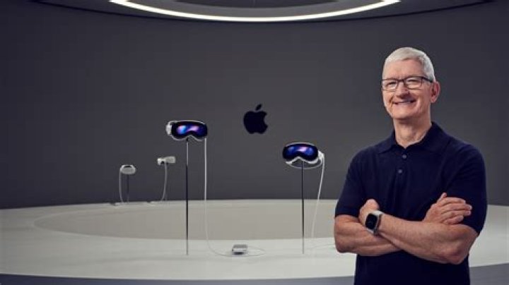 How Apple CEO Tim Cook Could Become A Billionaire