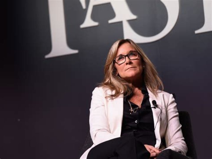 Retail Chief Angela Ahrendts Was Apple's Highest-Paid Exec In 2015