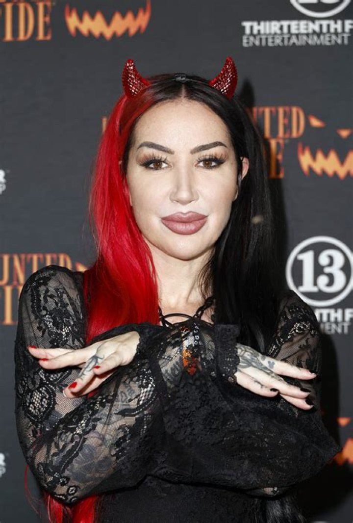 Ash Costello Net Worth | Celebrity Net Worth