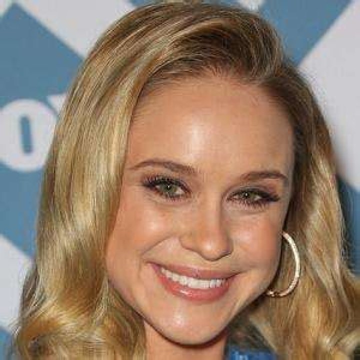 Becca Tobin Net Worth | Celebrity Net Worth