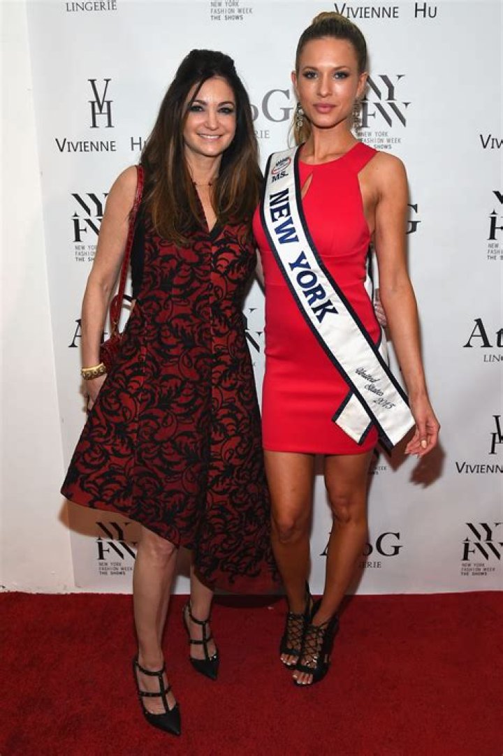 Beth Shak Net Worth | Celebrity Net Worth