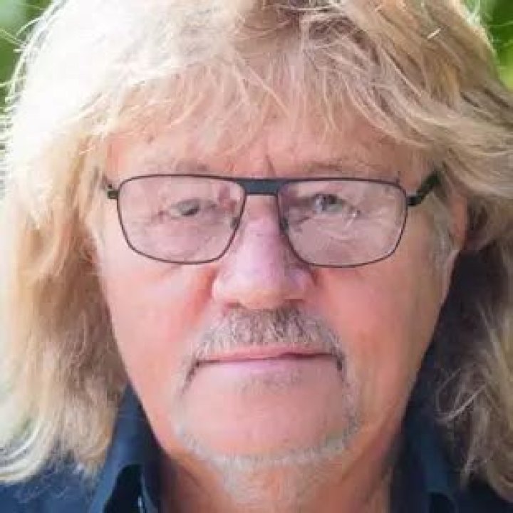 Bev Bevan Net Worth | Celebrity Net Worth