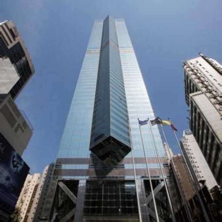 Billionaire Carves Out His Own Parking Spot In New York City As Neighbors Are Fuming