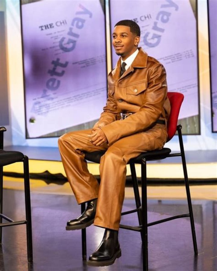 Brett Gray Net Worth | Celebrity Net Worth