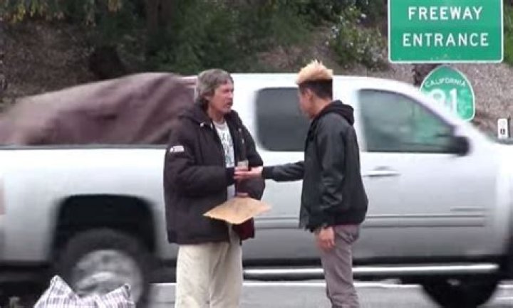 Christmas Miracle Raises Small Fortune For The Most Generous Homeless Guy Ever - Amazing Story!