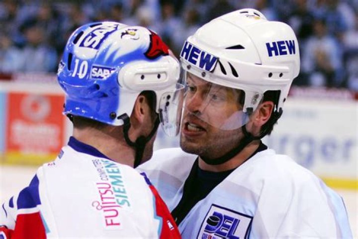 Craig Johnson Net Worth | Celebrity Net Worth