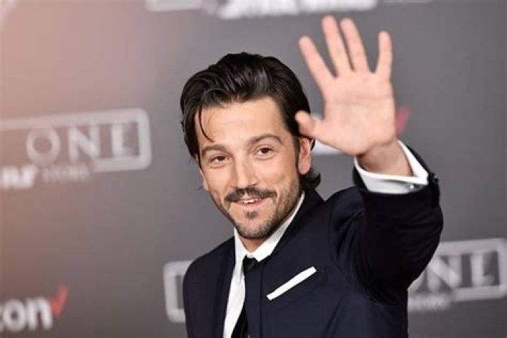 Diego Luna Net Worth | Celebrity Net Worth
