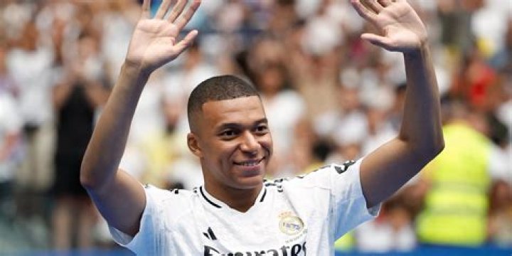 Diving Into Kylian Mbappe's Wild $772 Million Saudi Offer