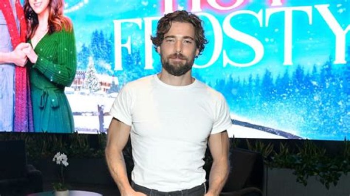 Dustin Milligan Net Worth | Celebrity Net Worth