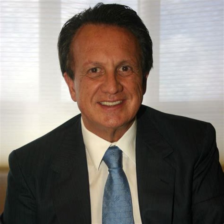 Edson de Godoy Bueno Net Worth