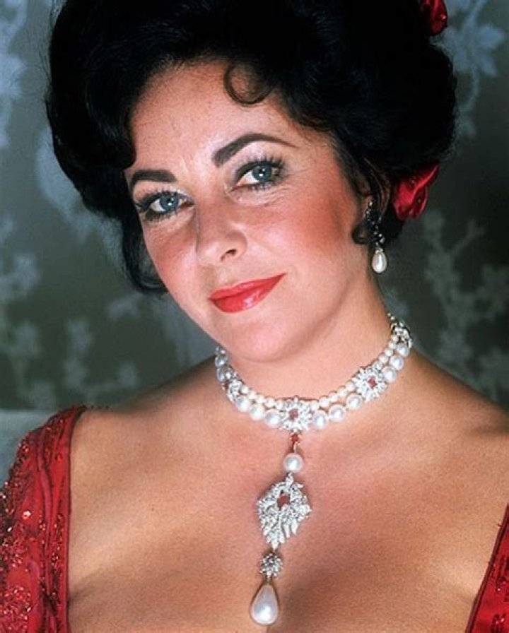 Elizabeth Taylor And The Amazing Story Of The La Peregrina Pearl