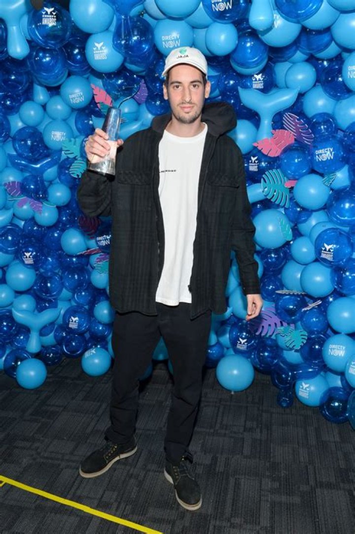 Elliot Tebele Net Worth | Celebrity Net Worth