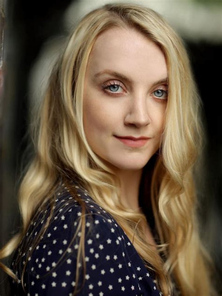 Evanna Lynch Net Worth | Celebrity Net Worth