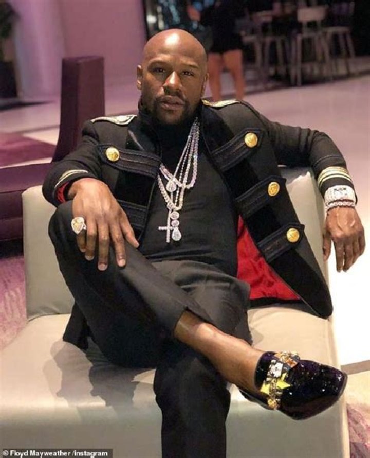 Floyd Mayweather Spends $5.3 Million In Jewelry Shopping Spree