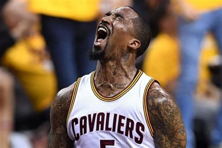 After Holding Out The Entire Offseason, J.R. Smith Re-Signs With The Cleveland Cavaliers
