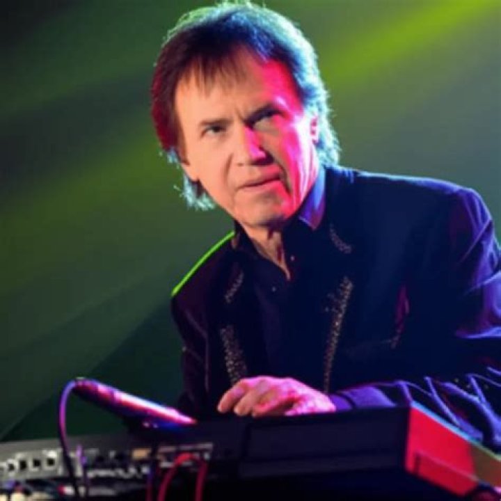 Howard Jones Net Worth | Celebrity Net Worth