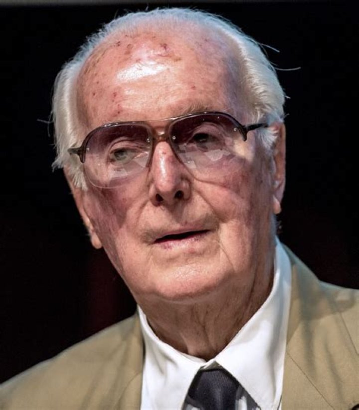 Hubert de Givenchy Net Worth