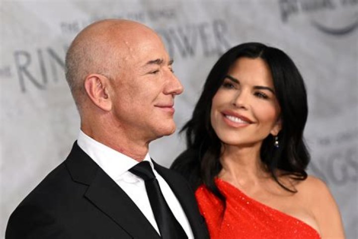Jeff Bezos And Fiancée Lauren Sánchez Establish $100 Million Maui Wildfire Relief Fund