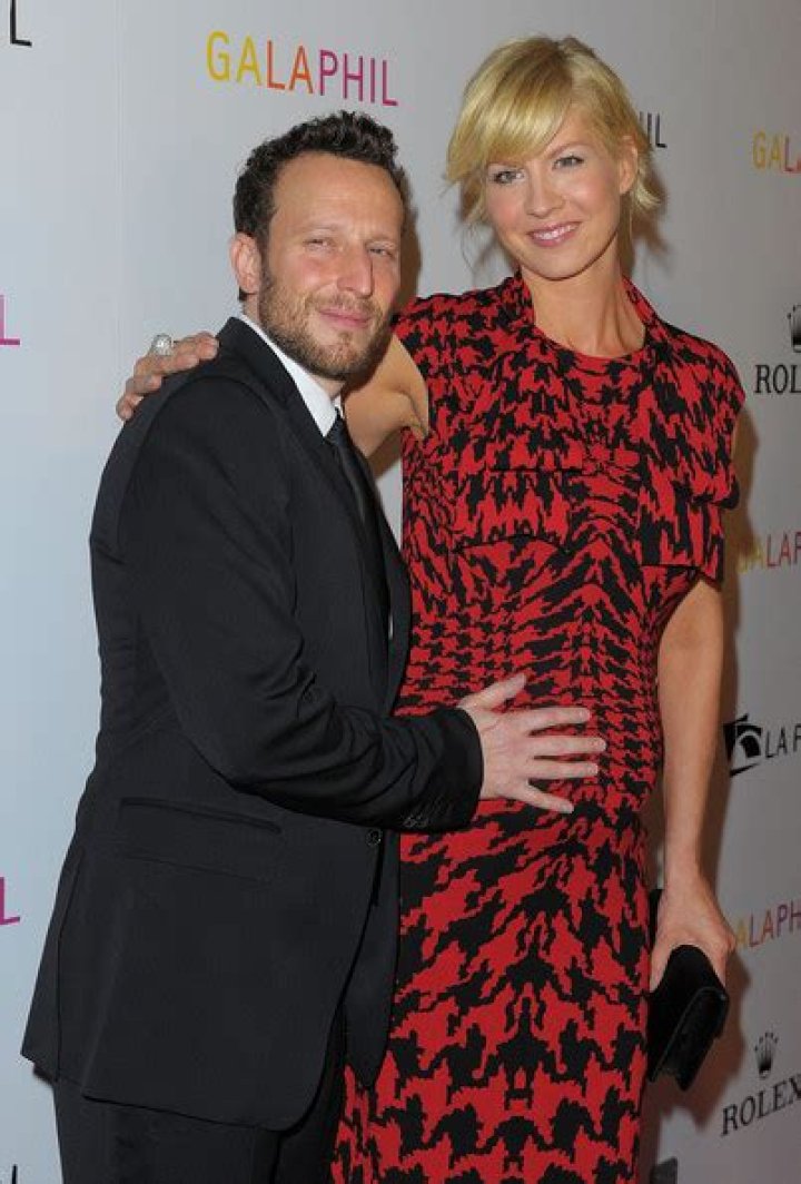 Jenna Elfman Net Worth | Celebrity Net Worth