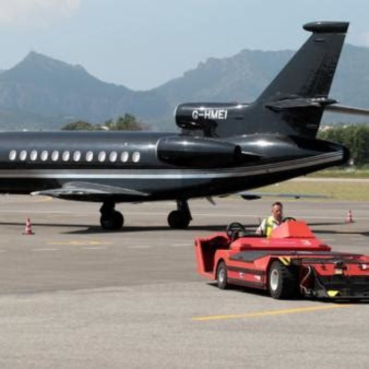 Jet-Setting Daughter Of Billionaire Sets Her Sights On World Travel