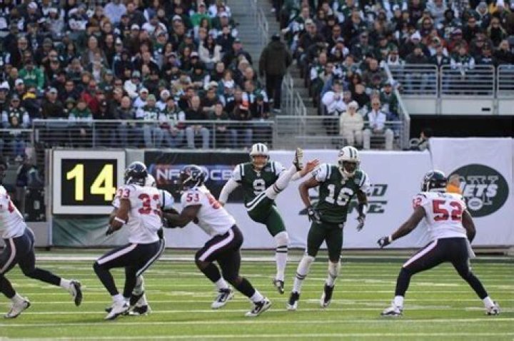 What Happens When An Unsigned NFL Kicker Gets Hired For One Day Of Work...