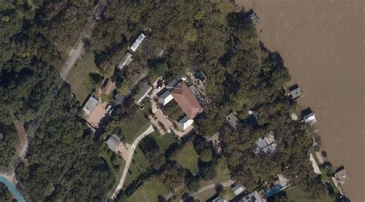 Joe Rogan Just Paid $14.4 Million For An Amazing Austin Mansion