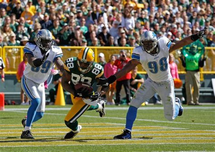 Julian Peterson Net Worth | Celebrity Net Worth