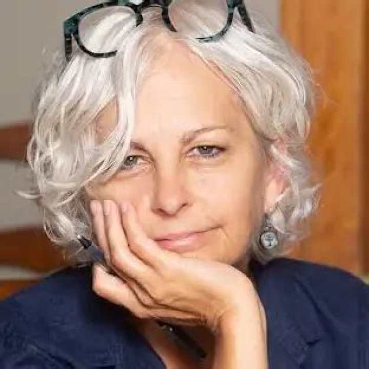 Kate DiCamillo Net Worth | Celebrity Net Worth