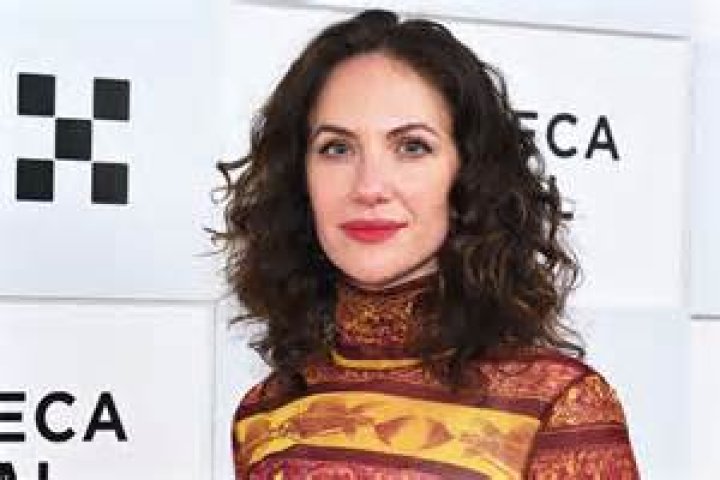 Kate Siegel Net Worth | Celebrity Net Worth