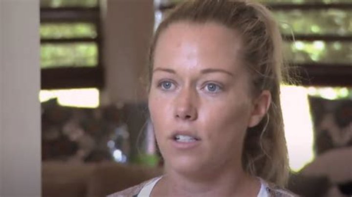 Kendra Wilkinson Net Worth | Celebrity Net Worth