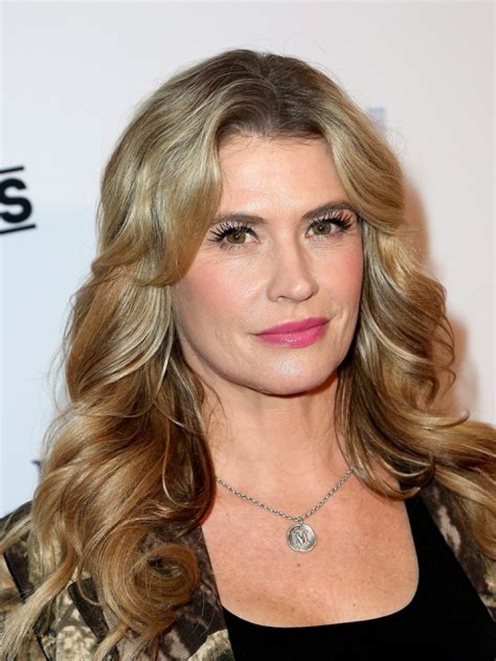 Kristy Swanson Net Worth | Celebrity Net Worth