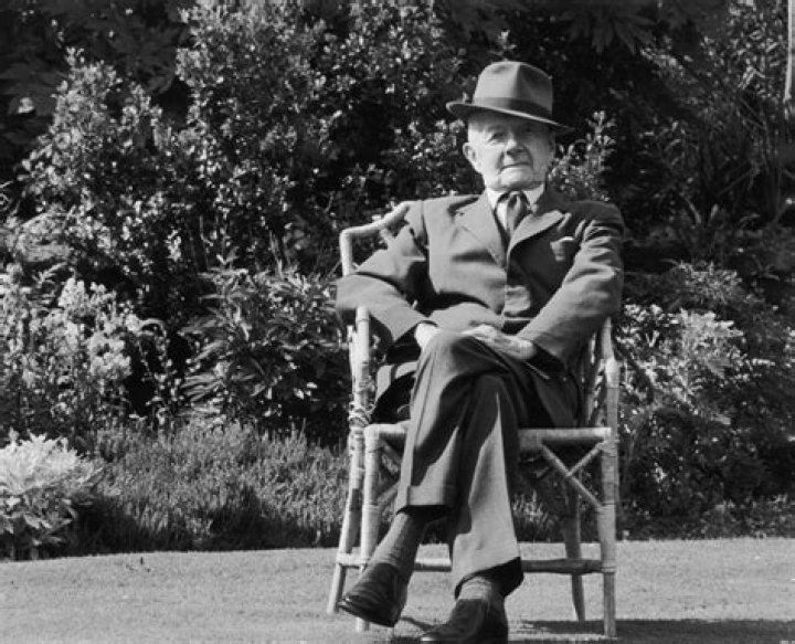 Lord Egremont Net Worth | Celebrity Net Worth