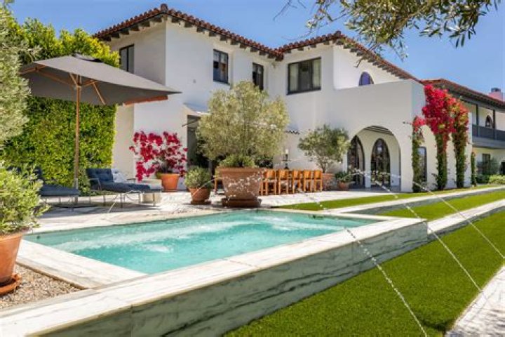 Lori Loughlin Is Selling Her Bel Air Estate For $28 Million