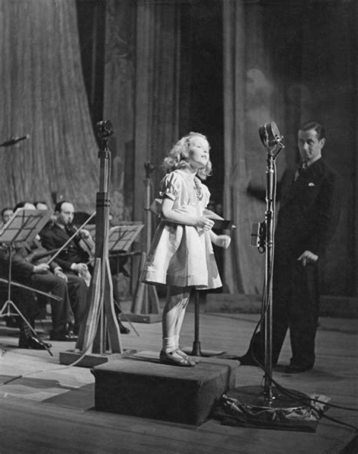 Petula Clark Net Worth | Celebrity Net Worth