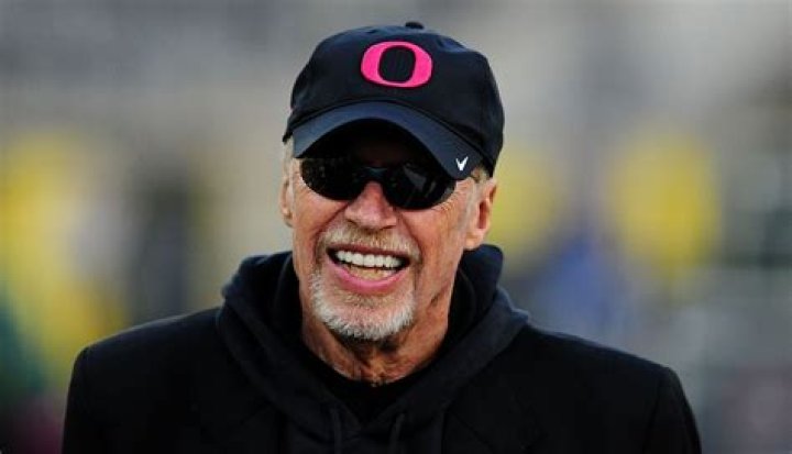 Phil And Penny Knight Pledge HUGE Donation To The University Of Oregon For New Science Campus