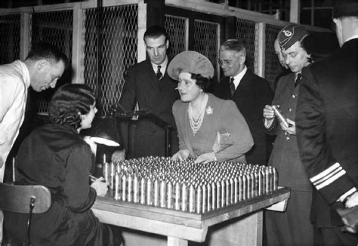 Queen Elizabeth of England Net Worth