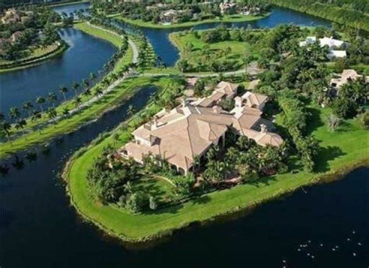 Ronald "Slim" Williams Buys Largest House in South Florida - Pays Cash