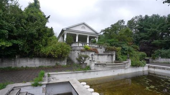 Video Tour Of Dilapidated Abandoned Victoria Gotti Mansion That Just Sold At Foreclosure Auction