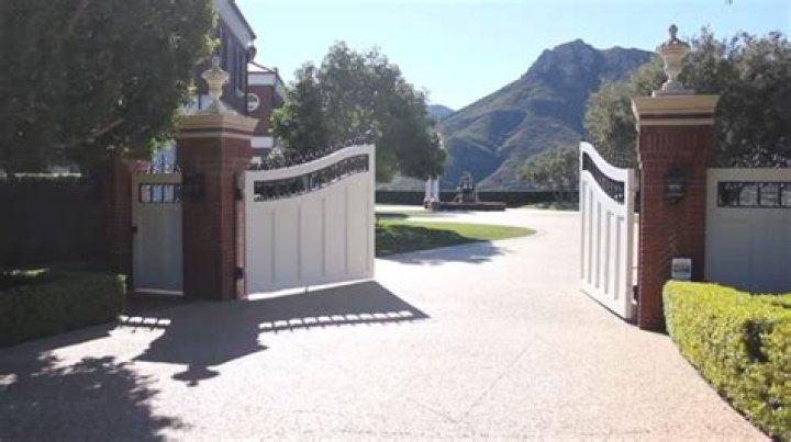 Wayne Gretzky Is Selling His Thousand Oaks Home Again, This Time For $23 Million