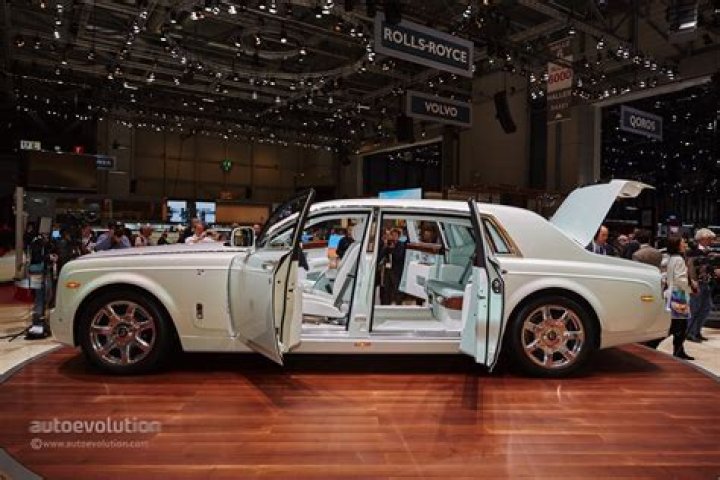 Would You Pay $1 Million For The Rolls-Royce Phantom Serenity?
