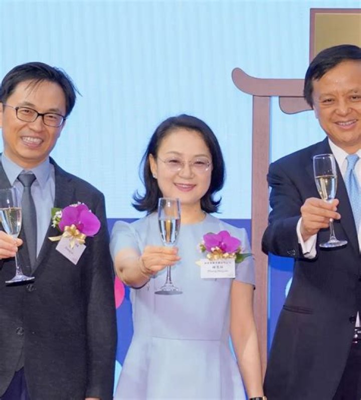 Zhong Huijuan Net Worth | Celebrity Net Worth