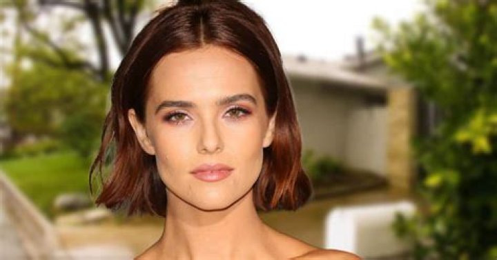 Zoey Deutch Net Worth | Celebrity Net Worth
